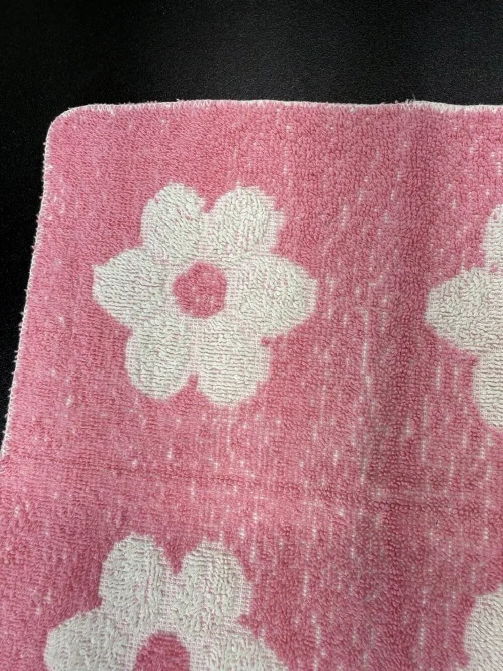 Vintage Daisy Floral Mod Floral Pink White Washcloth Cotton Face Towel MCM Retro
